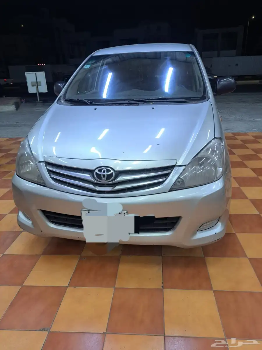 Toyota Innova 2011 1