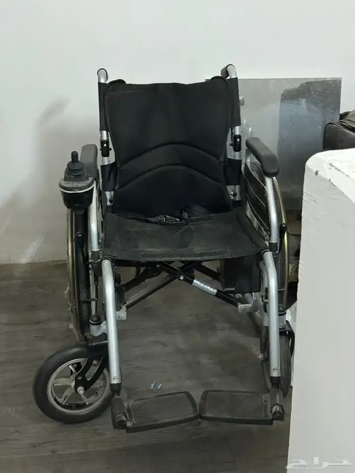 كرسي كهربائي شبه جديد استخدام ايام معدوده 3