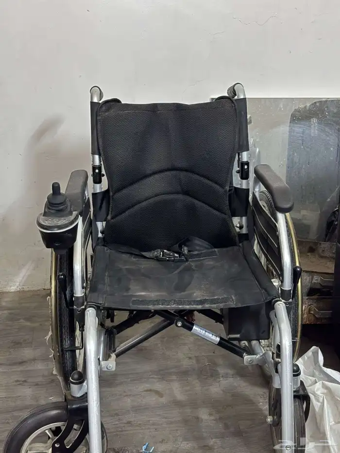 كرسي كهربائي شبه جديد استخدام ايام معدوده 0