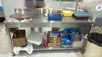 طاولات استيل نظيفة الطول 1.80 0