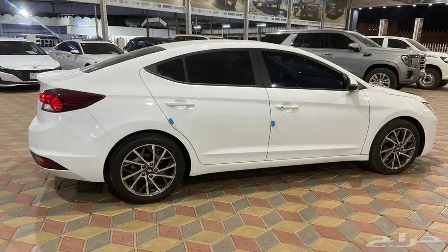 النترا بنزين 2020 بصمه شاشه وارد كوريا بحالة الوكالة 3