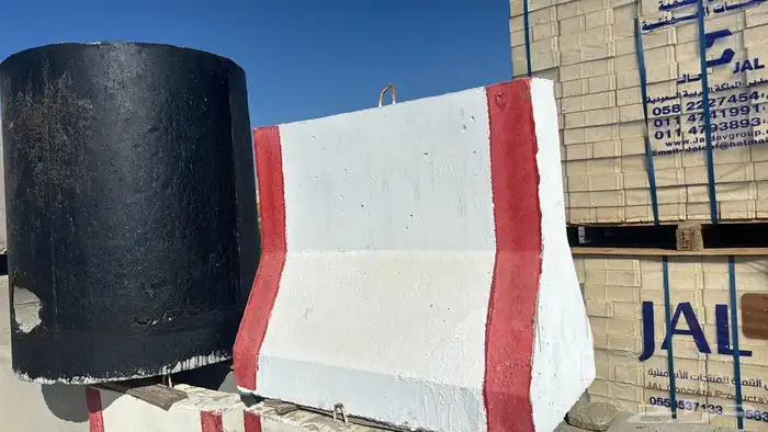 توريد حواجز خرسانيه مستخدمه وجديد 0