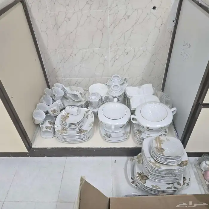 اواني طقمين زجاج اكثر من 15 قطعه للبيع 0
