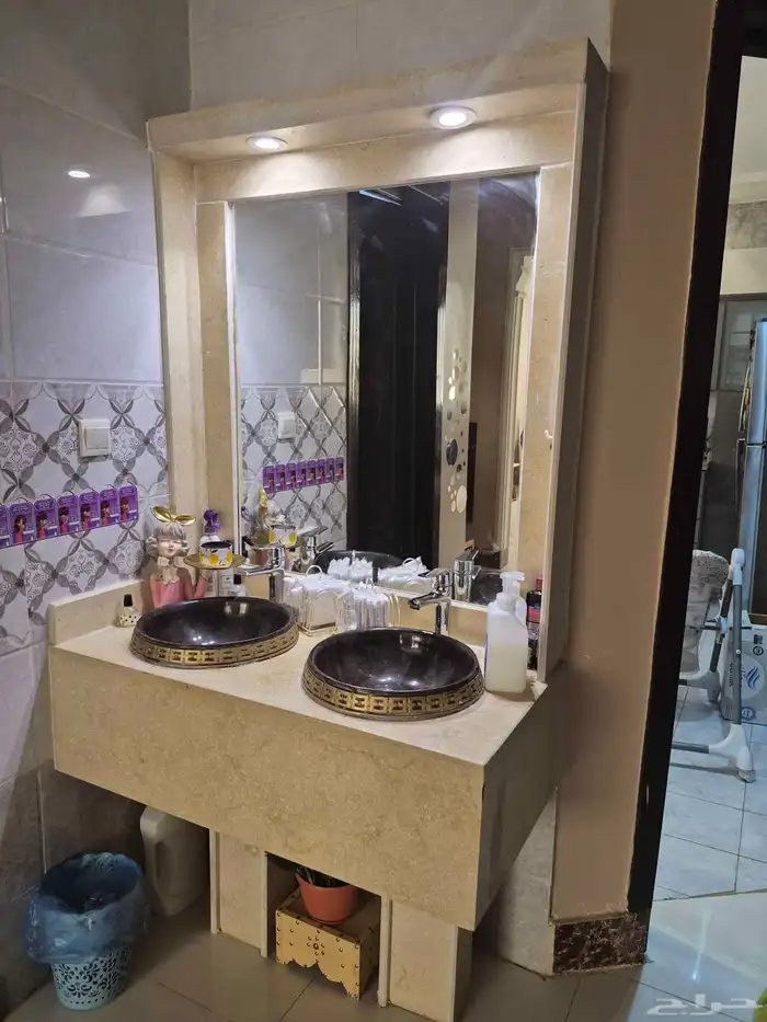 مغاسل مع كنب وطاوله 4