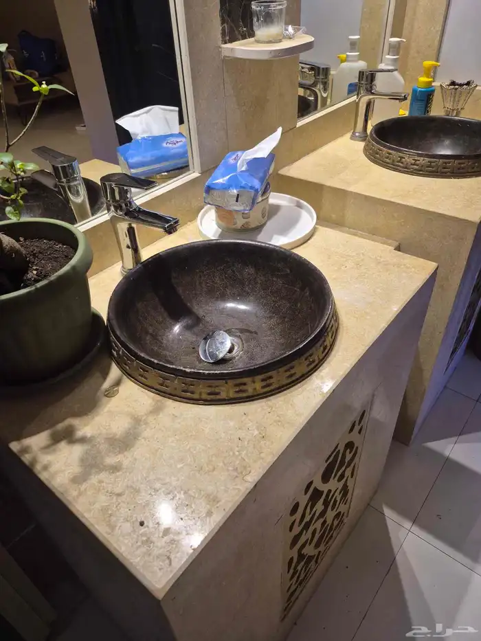 مغاسل مع كنب وطاوله 1