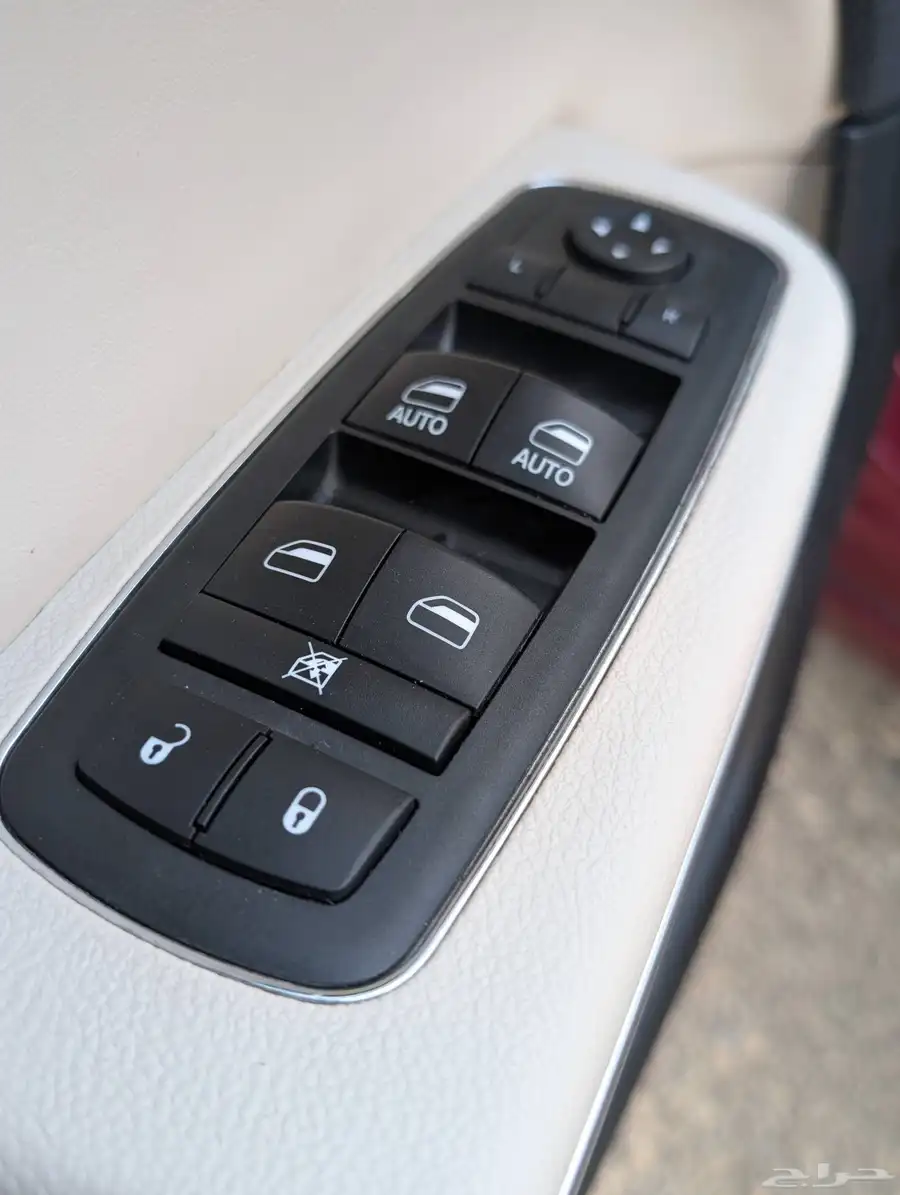 كرايزلر C300 ليميتد 2018 17