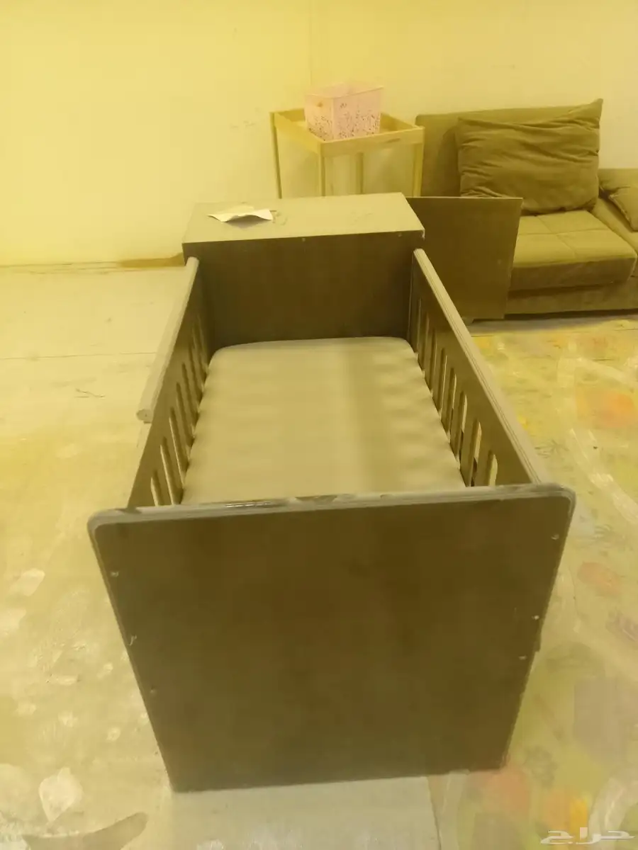 للبيع عدد 2 سرير اطفال 1