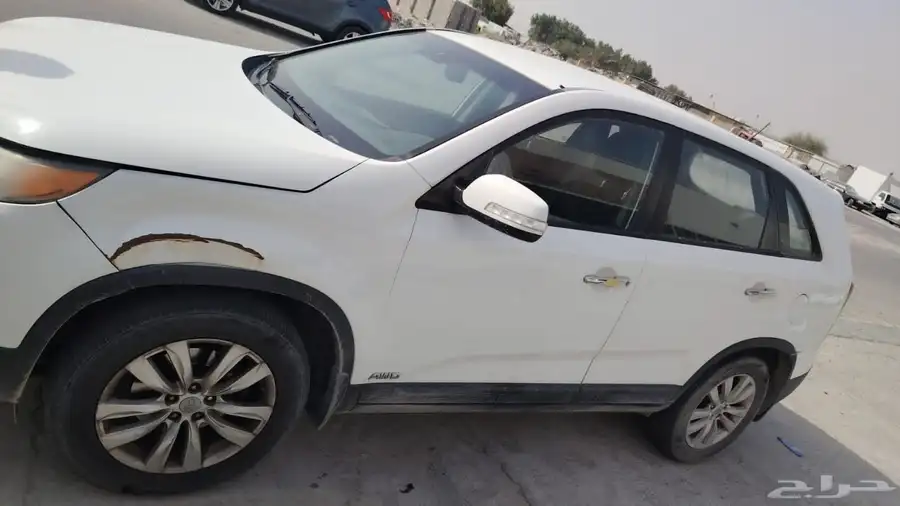للبيع تشليح قطع غيار فقط 1