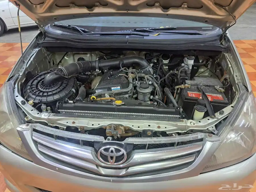 Toyota Innova 2011 6