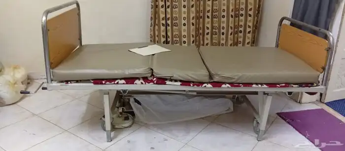 سرير حديد ذو الاحتياجات الخاصة 1