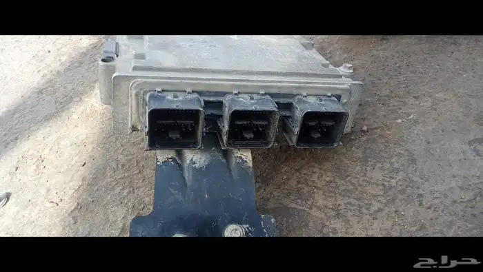 يوجد لدينا كمبيوتر فورد ماركيز و عداد طبلون جيب صالون 97 0