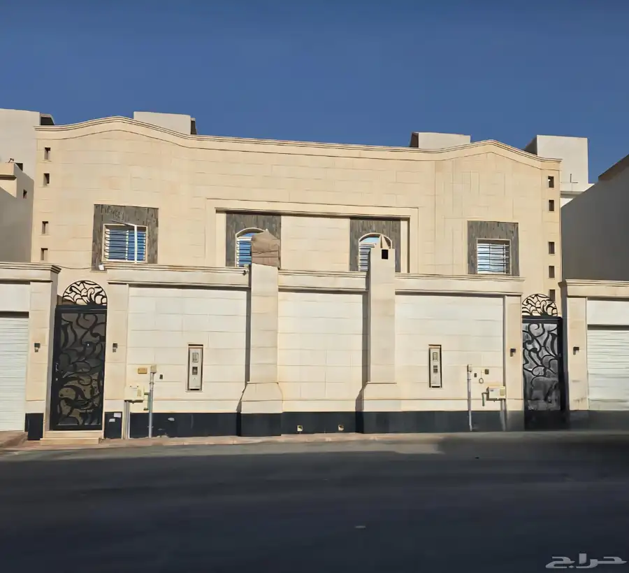 للبيع فيلا دوبلكس بحى عكاظ مساحة 250متر السعر مليون ريال 0