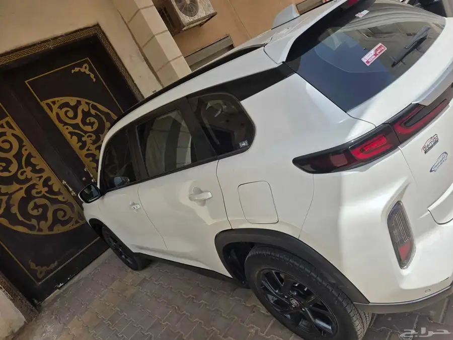 تويوتا اوربان 2024 1