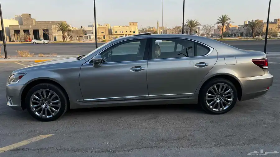 نوع السيارة لكزس LS 460L 2015 4