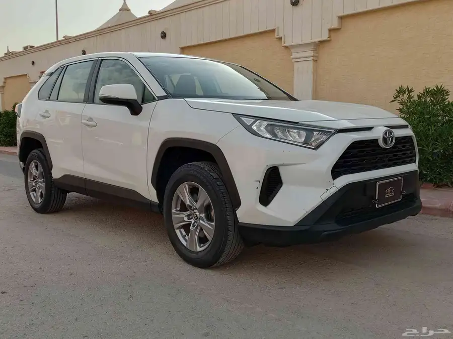 تويوتا راف فور ( 2022 ) بنزين سعودي نظيف بحالة ممتازة 3