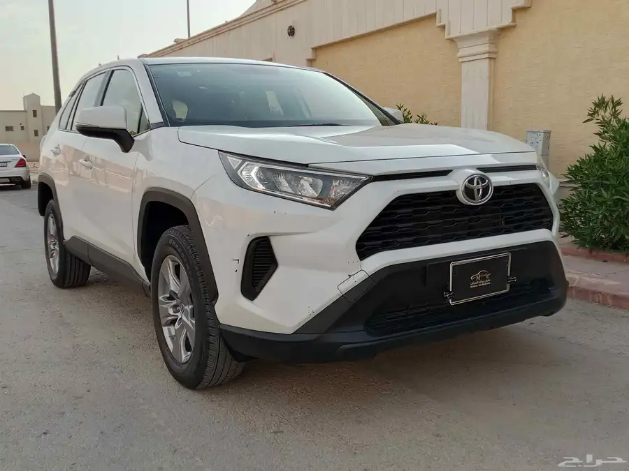 تويوتا راف فور ( 2022 ) بنزين سعودي نظيف بحالة ممتازة 1