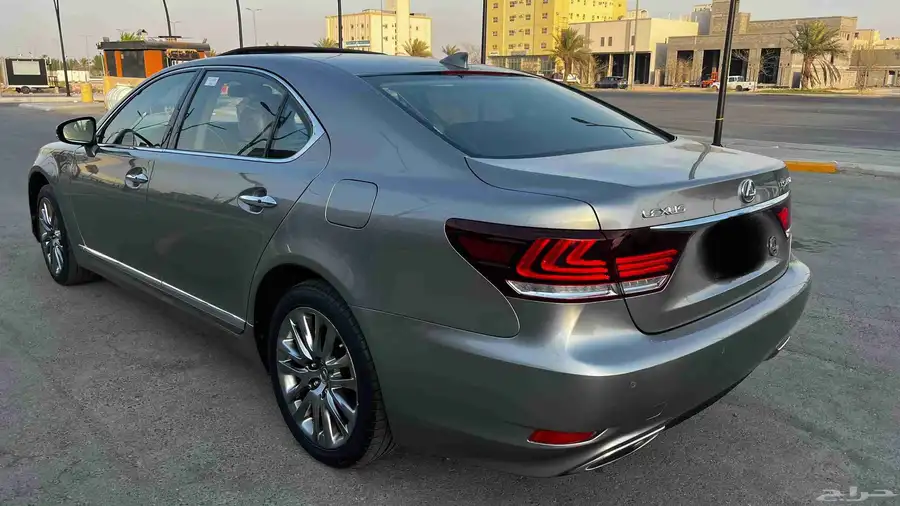 نوع السيارة لكزس LS 460L 2015 7