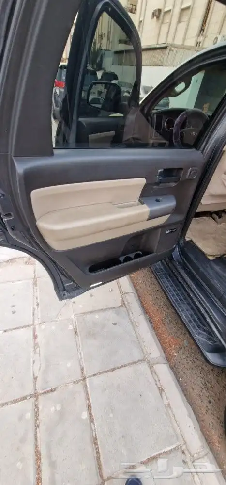Toyota Sequoia 6