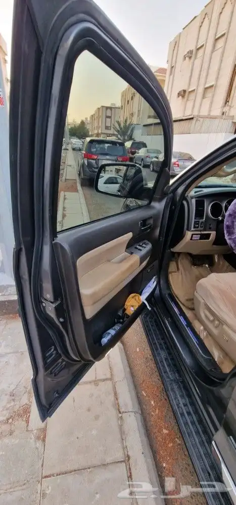 Toyota Sequoia 5