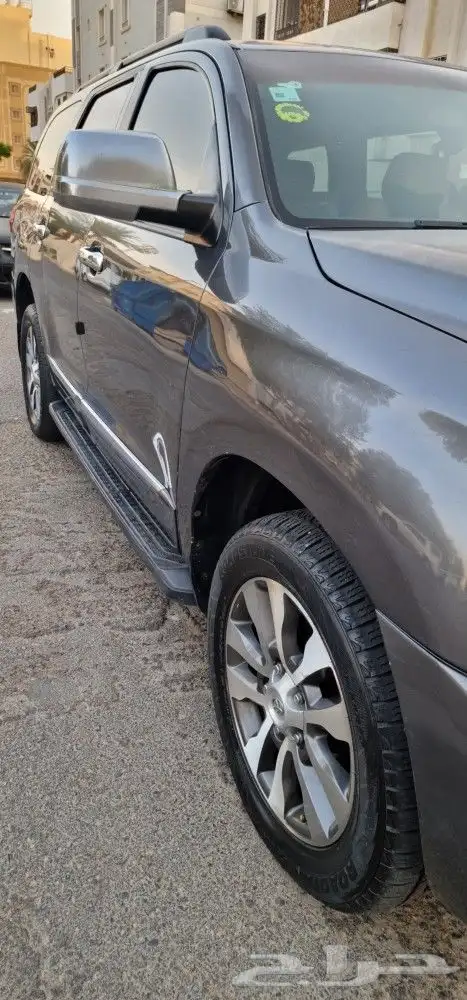 Toyota Sequoia 2