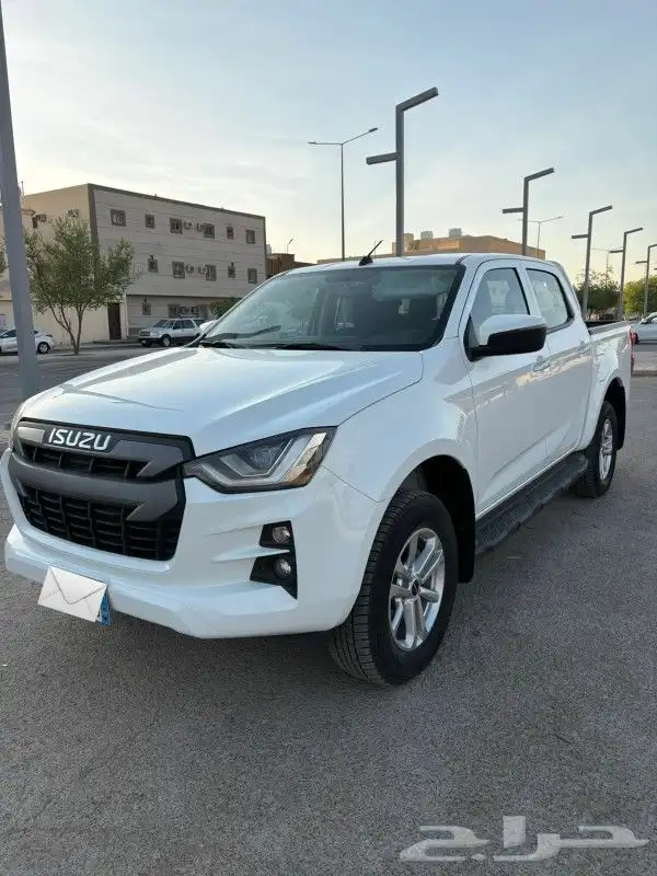 ايسوزو ديماكس تماتيك دبل 2023ممشى17الف 5