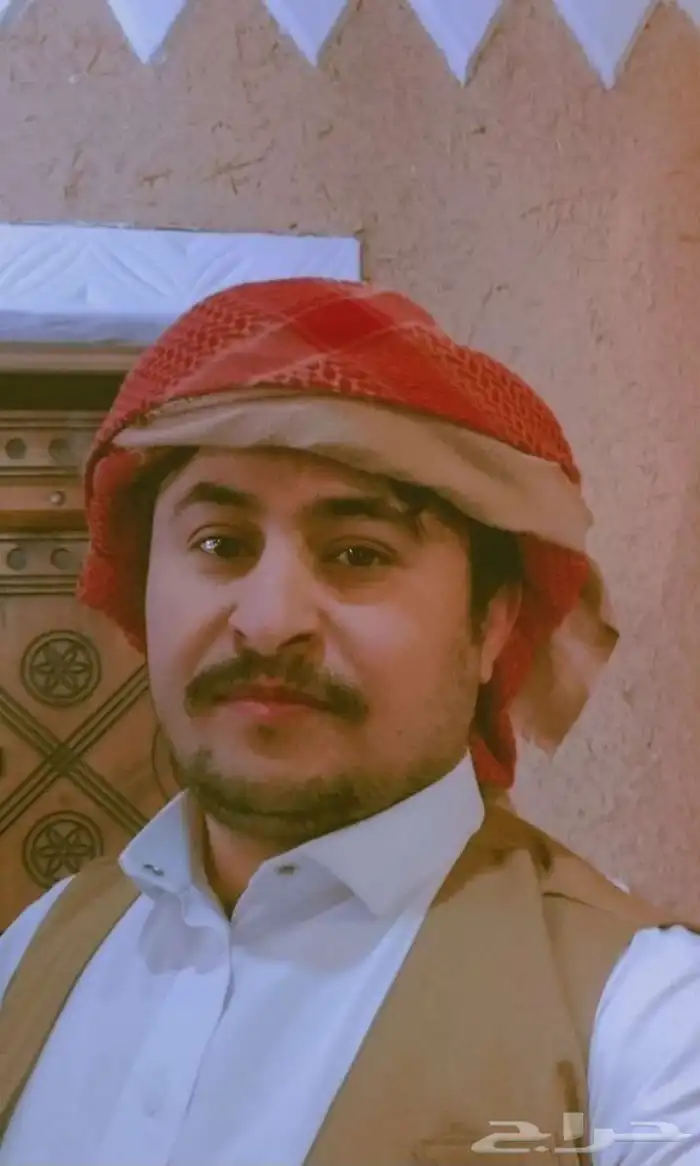 شباب بالله عليك بعلمك احد يبغي كاشير مطعم خبره 3سنه موجود 9