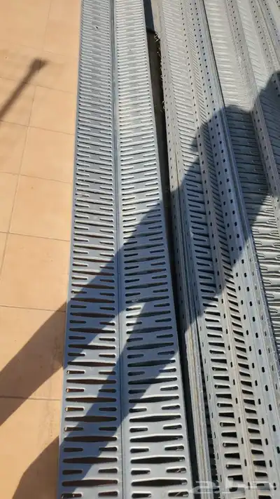 رفوف للبيع 0