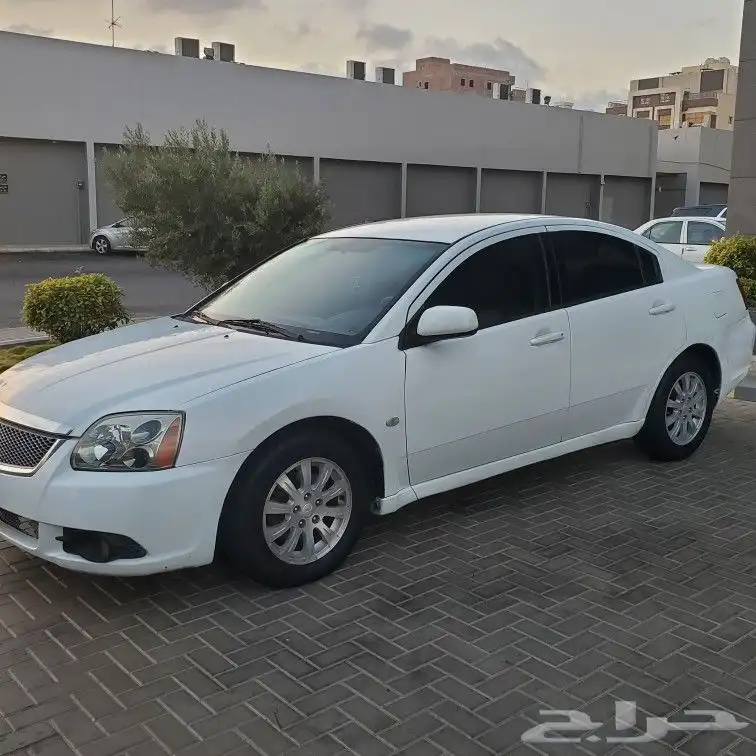 ميتسوبيشي جالنت 2010 نظيف 1