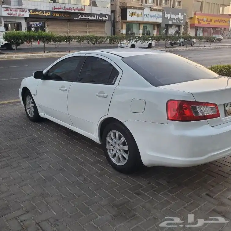 ميتسوبيشي جالنت 2010 نظيف 2
