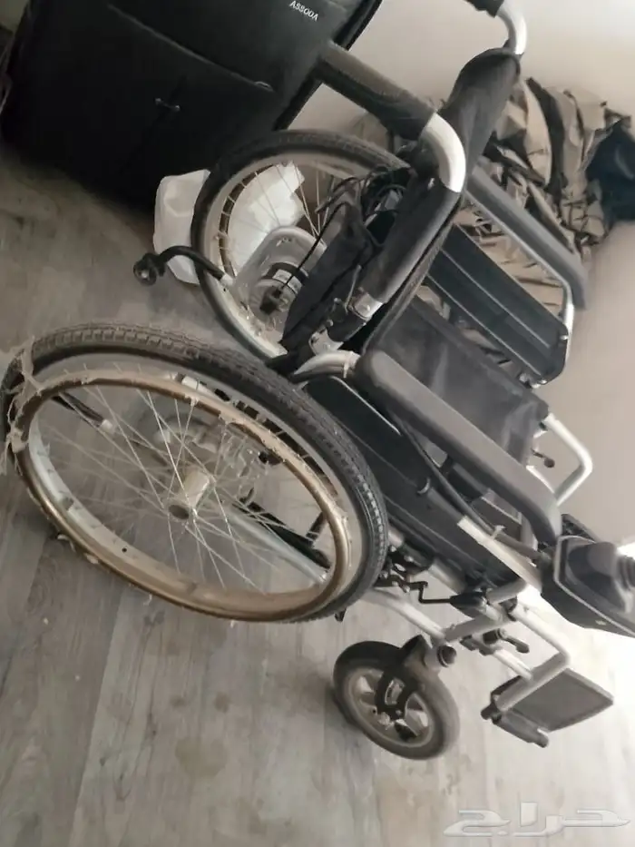 كرسي كهربائي شبه جديد استخدام ايام معدوده 5