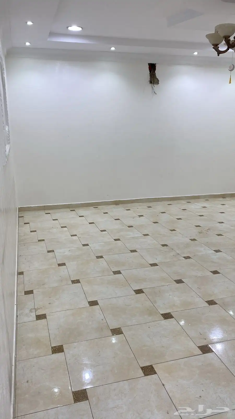 شقه للايجار الجنادريه ( شهري اربع غرف مستودع صالة مطبخ 0