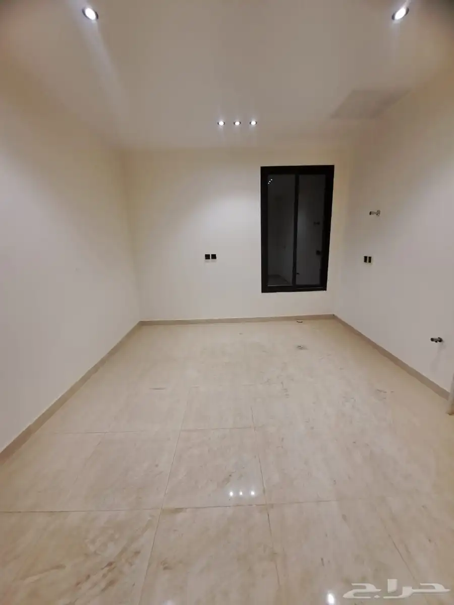 ادوار للبيع كل دور بصك السعر 595000 مساحه 300 7