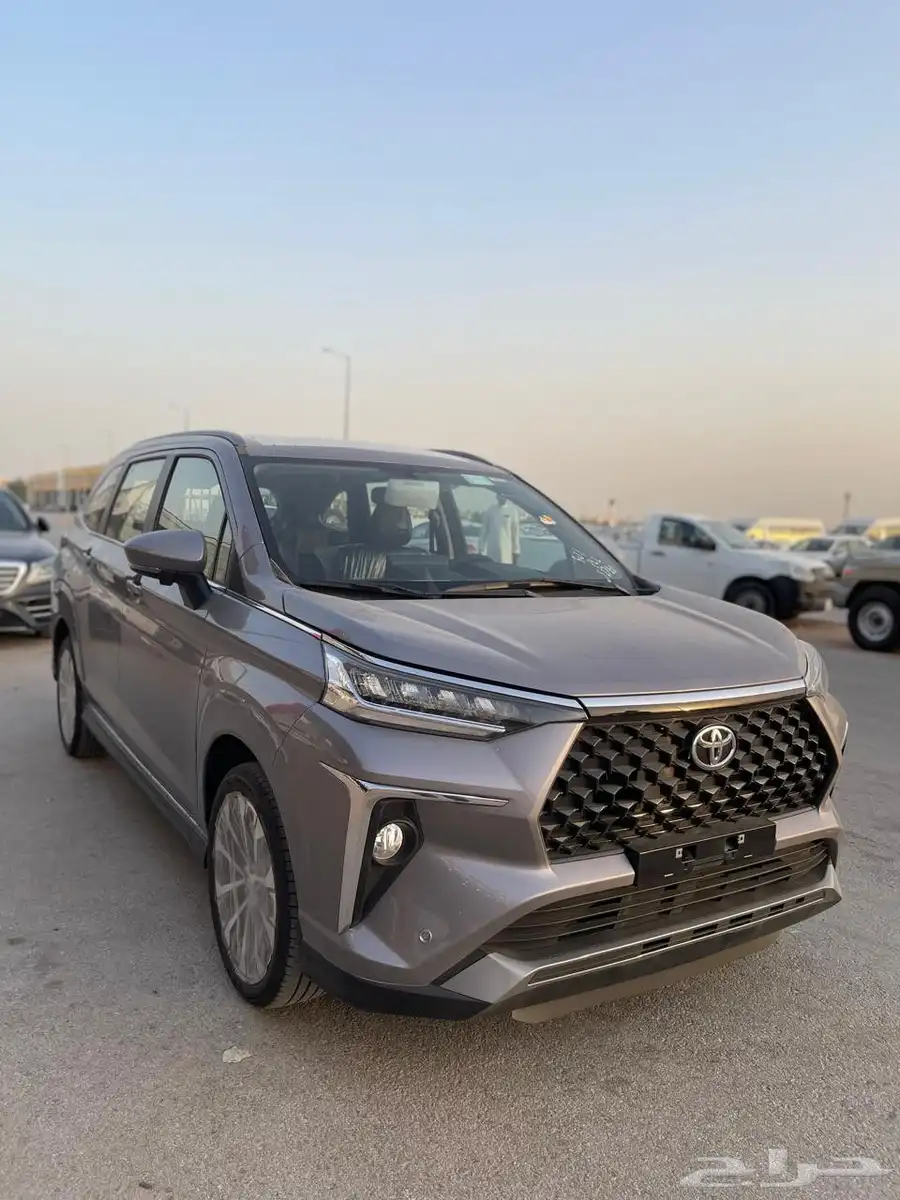 تويوتا فيلوز GLX بنزين 2025 2