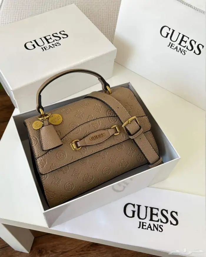 شنط هاي كوالتي برادا وشانيل وجيس شامل التوصيل والشحن 8