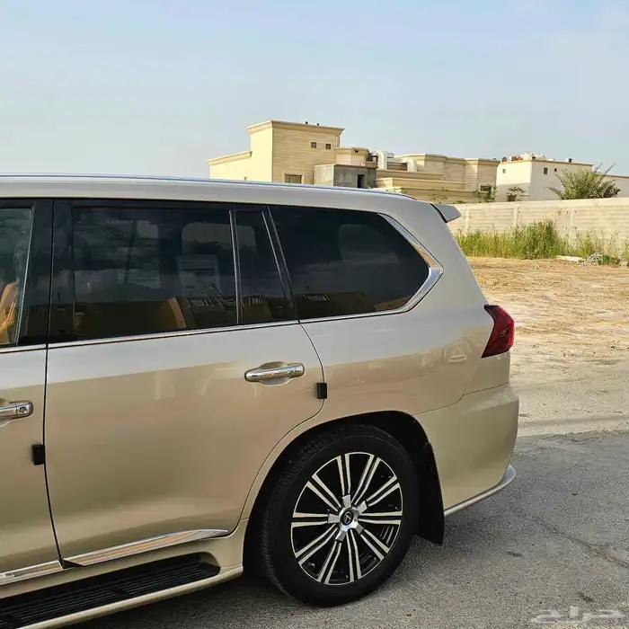 لكزس LX570 Sport DD مديل 2016 8