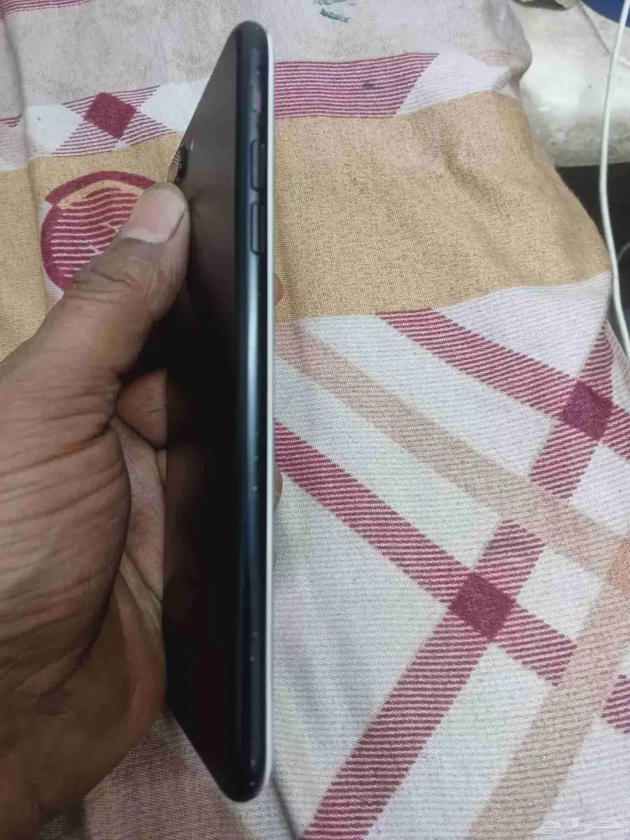 ايفون 7 بلس 32 جيجا يعمل بشكل جيد 2