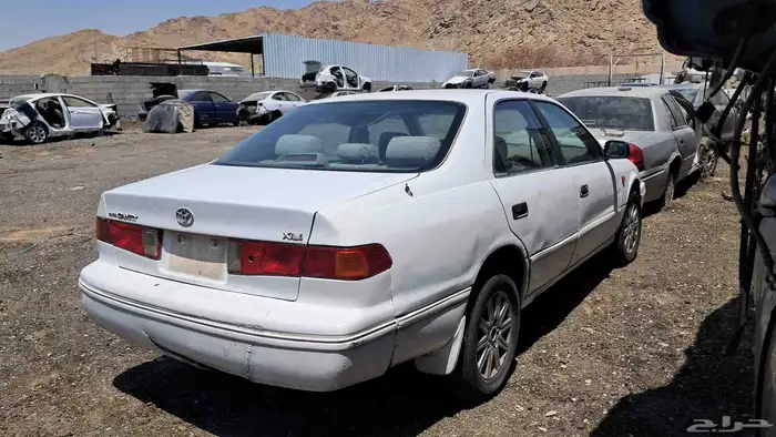 للبيع قطع غيار مستعمله كامري 2000 0