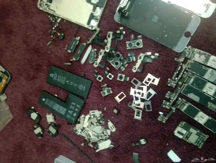 للبيع قطع غيار ايفونات من 5s الى ايفون 16برو ماكس 7
