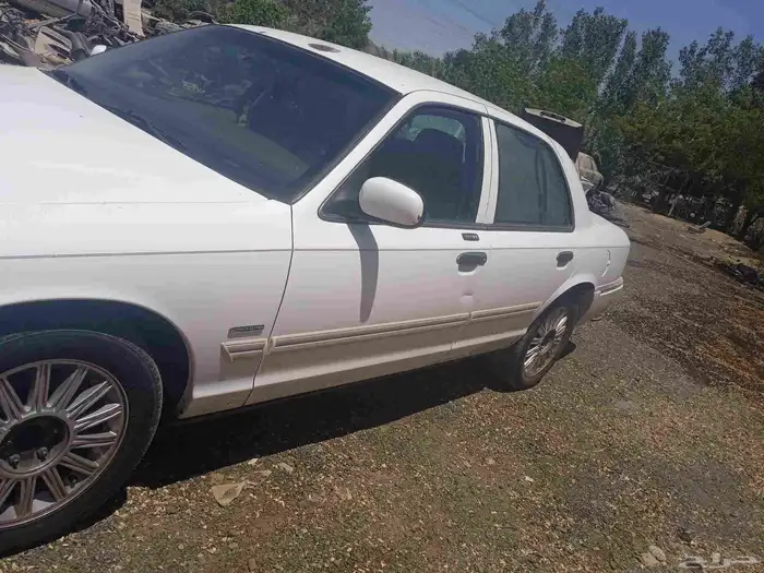 قطع غيار فورد مركيز وفيكتوريا 2010 1