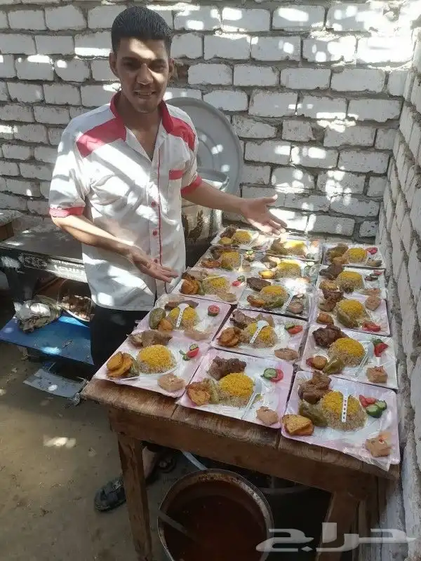 طباخ وشيف أكلات شعبية وسعودية ومصرى وسواق سياره وليده رخصه 5