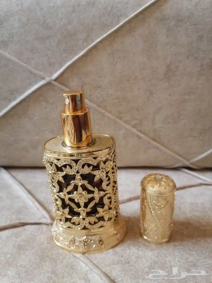عطر مخلوط عود على فواكه على فانيلا 1