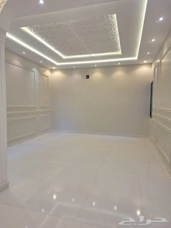للبيع درج داخلي شرق الرياض حي تنال مساحه 354م شارع 15 شمالي 3