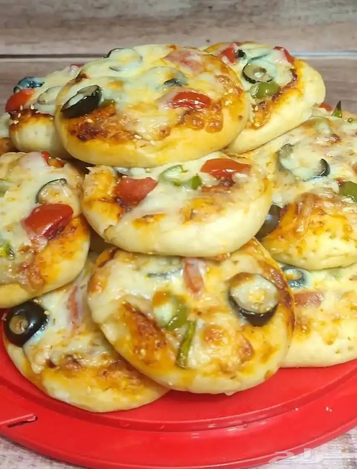 ميني بيتزا ..فطائر ..خليه نحل ..سينابون رول.بسكويت شاي. 0