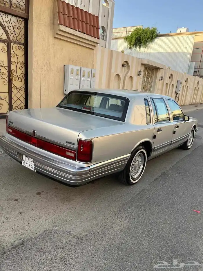 فورد لينكون تاون كار 1990 مخزن للبيع 3