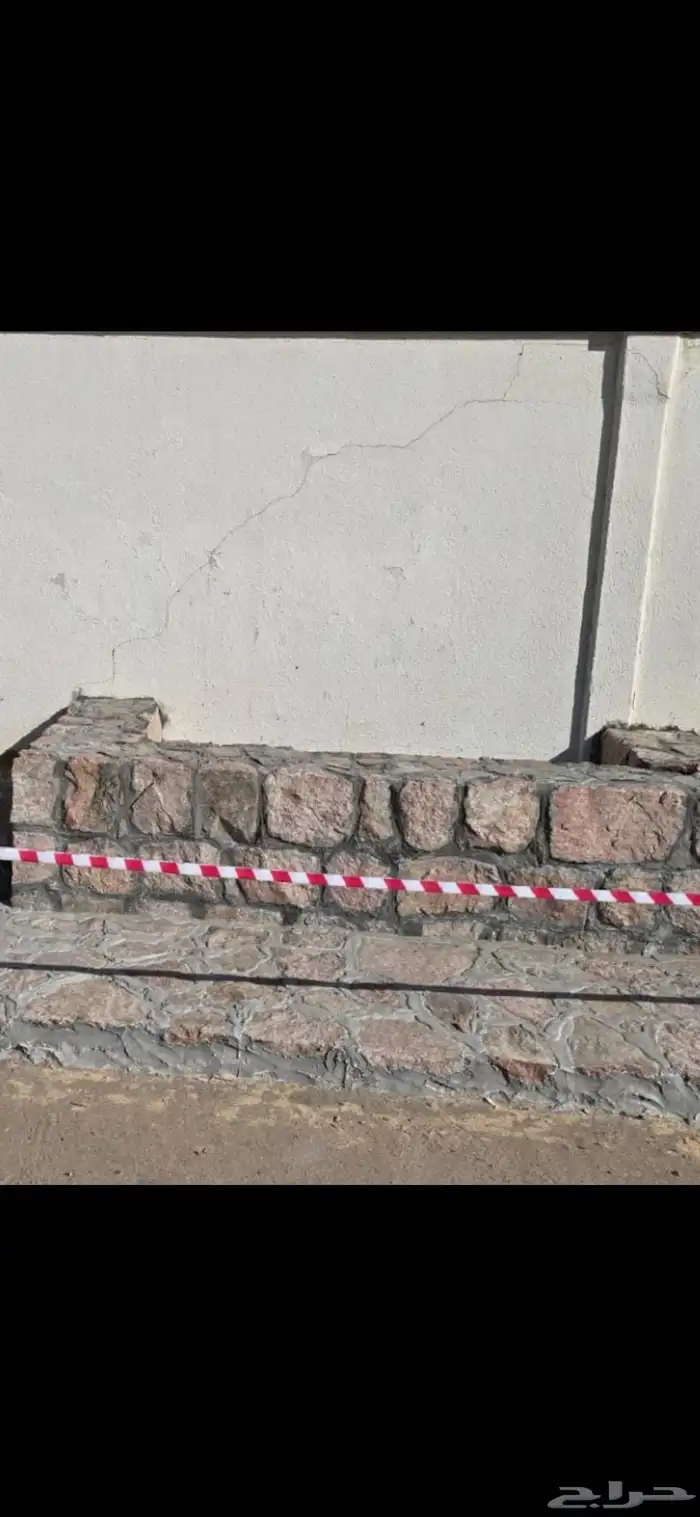 يوجد لدينا كنبريش هوا لتخريم الحجر. وتكسير الصبات 0