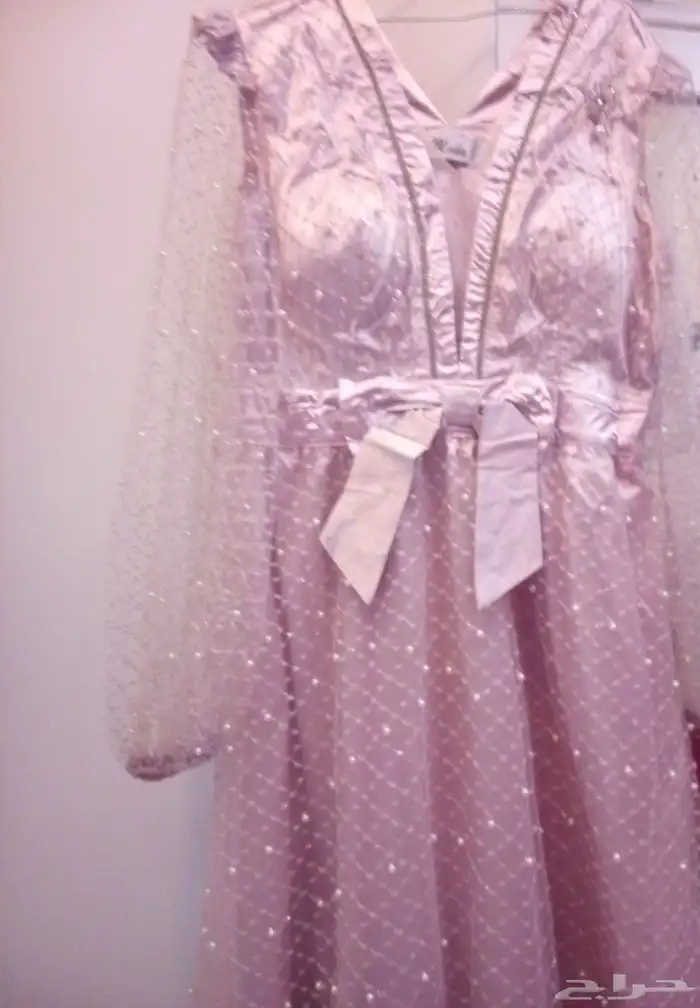 فستان سهره نسا  ي اللون وردي ب اكمام طويله وشفافه 0