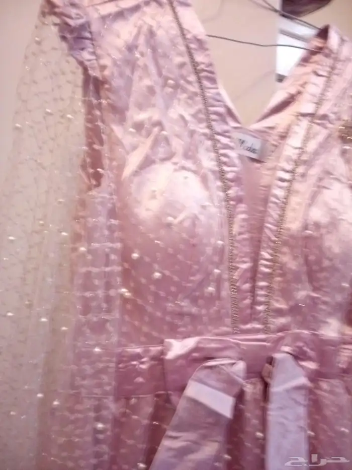 فستان سهره نسا  ي اللون وردي ب اكمام طويله وشفافه 3