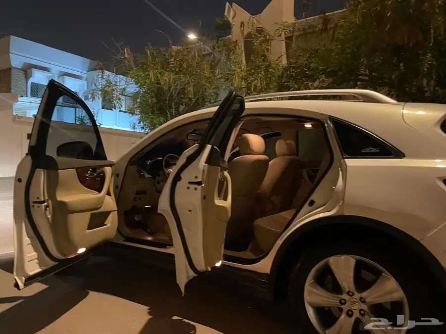 انفنتي FX 2010 فل كامل 16