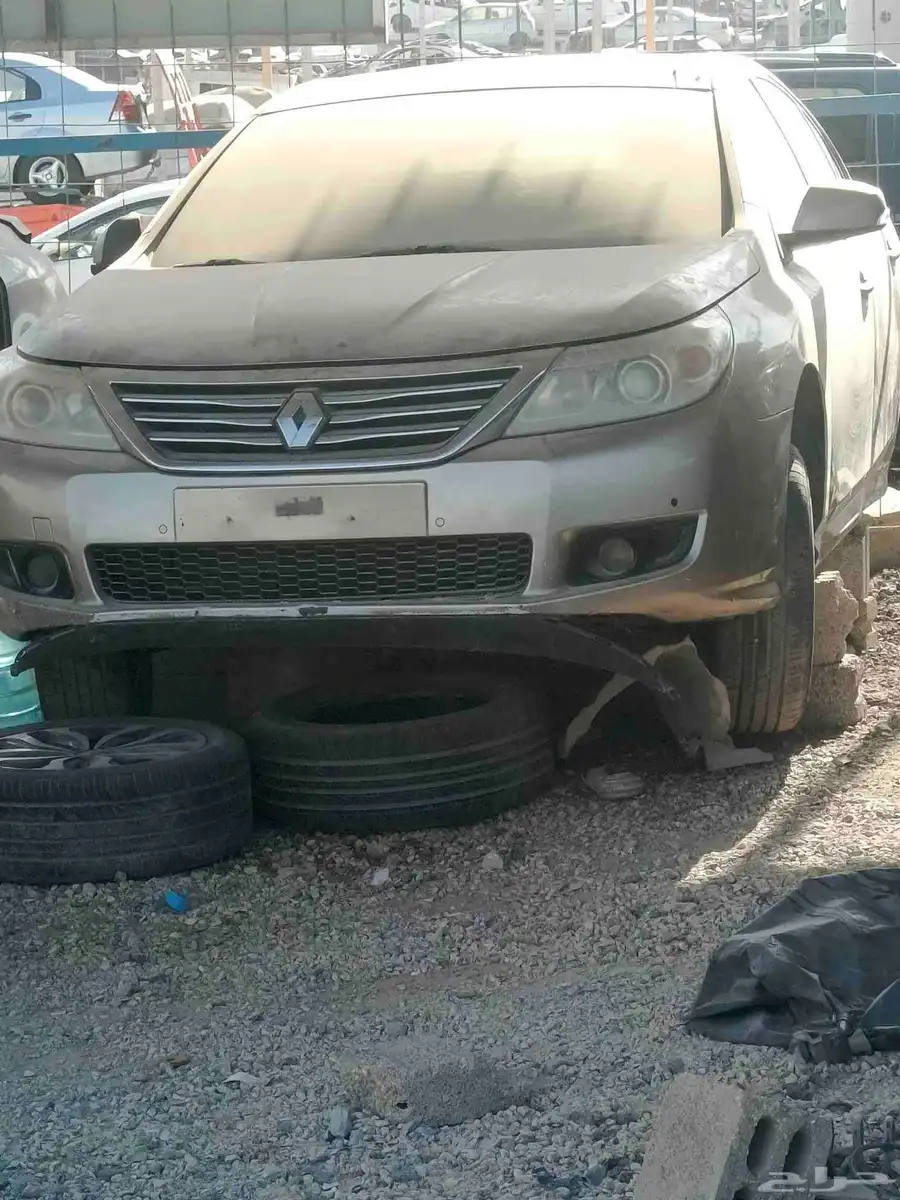 قطع غيار رينو تشليح مستعمل 8
