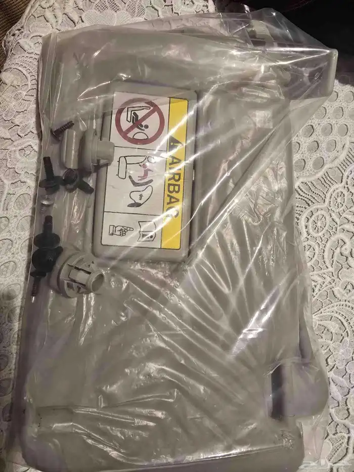 اسطب نيسان كيكس 24 يسار مع شماسيات و شاشة 2